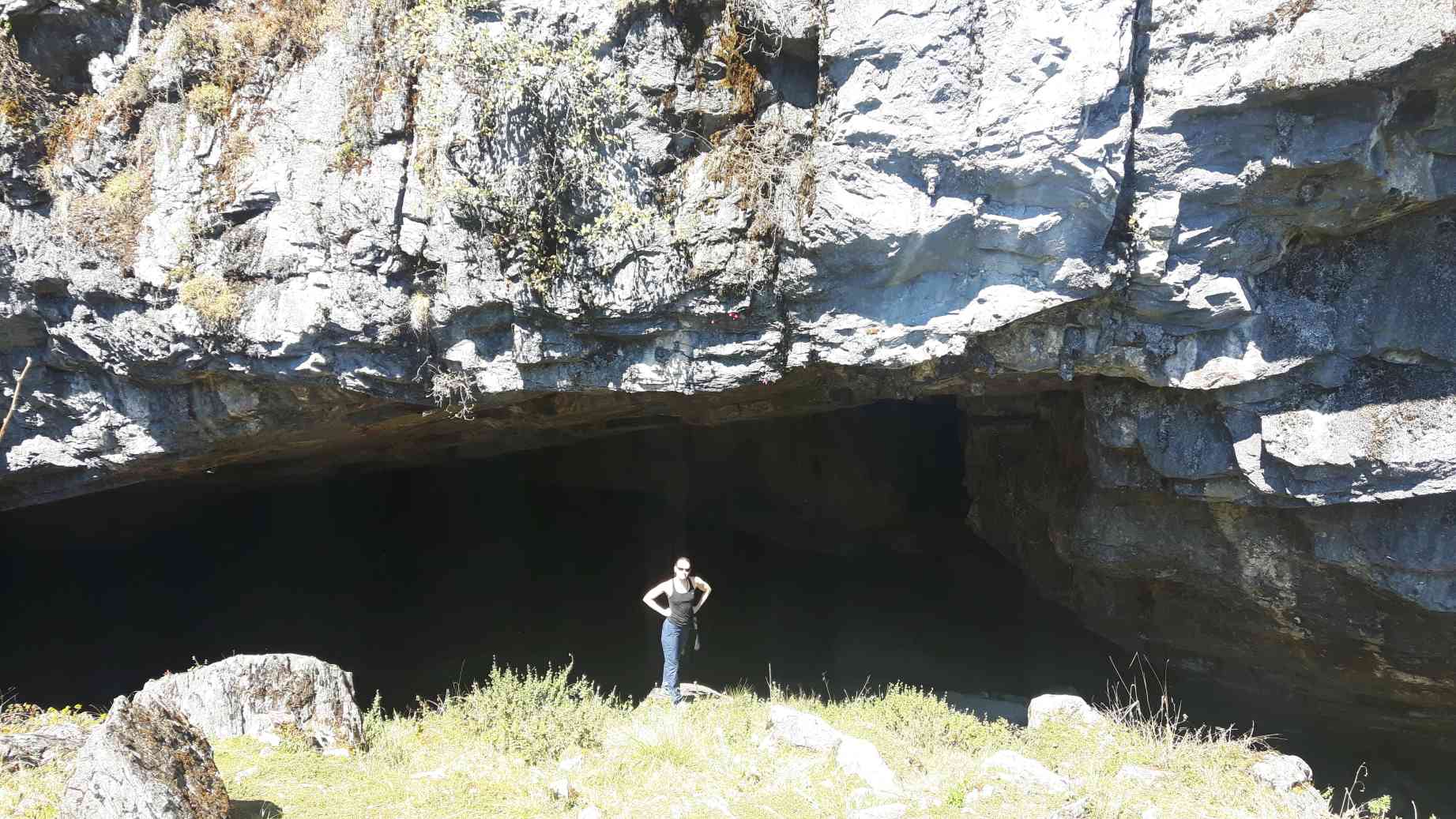 Główne wejście do jaskini Cheve_resize